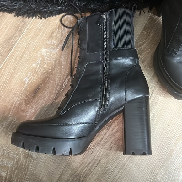 Charles David Size 8 Boot - Picture 4 of 4